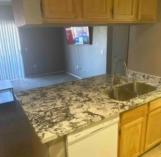 Cozy In Gated Community With Pool By Phx Airport, Tempe, And Old Town Phoenix