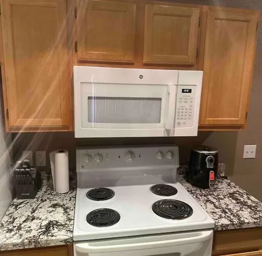 Apartment Cozy In Gated Community With Pool By Phx Airport, Tempe, And Old Town *