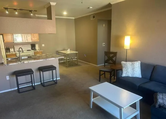 Apartment Cozy In Gated Community With Pool By Phx Airport, Tempe, And Old Town